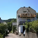 In Mit Eigenem Garten *